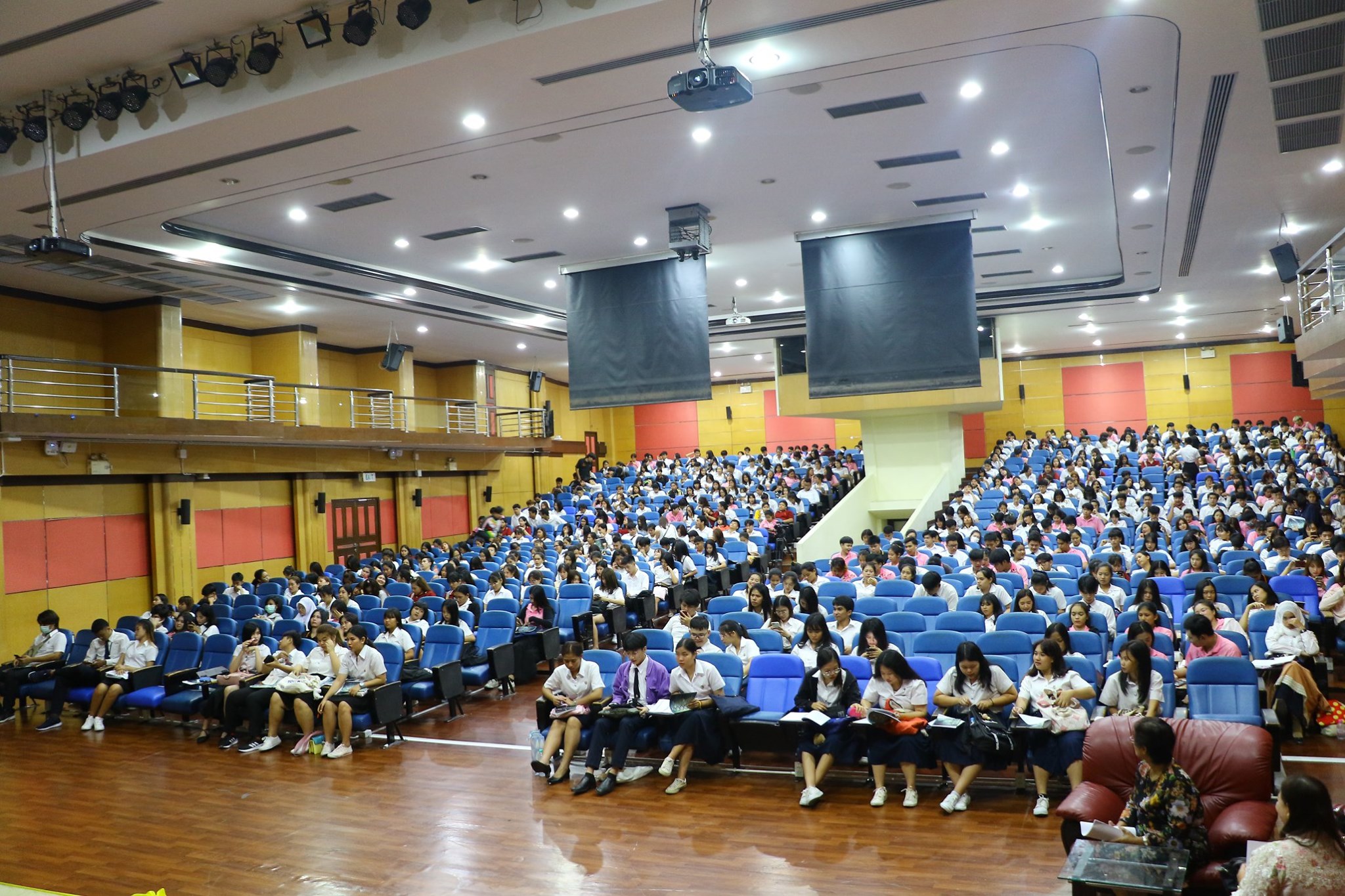 à¹à¸à¸&nbsp;à¸²à¸à¸­à¸²à¸à¸à¸°à¸¡à¸µ
2 à¸à¸, à¸à¸à¸à¸µà¹à¸¢à¸´à¹à¸¡,
à¸à¸¹à¹à¸à¸à¸à¸³à¸¥à¸±à¸à¸à¸±à¹à¸
à¹à¸¥à¸°à¸ªà¸à¸²à¸à¸à¸µà¹à¹à¸à¸£à¹à¸¡