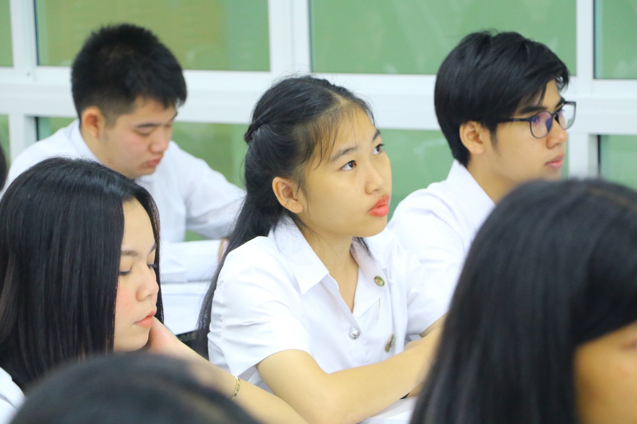 à¹à¸à¸&nbsp;à¸²à¸à¸­à¸²à¸à¸à¸°à¸¡à¸µ
4 à¸à¸, à¸à¸à¸à¸µà¹à¸¢à¸´à¹à¸¡,
à¸à¸¹à¹à¸à¸à¸à¸³à¸¥à¸±à¸à¸¢à¸·à¸
à¹à¸¥à¸°à¸ªà¸à¸²à¸à¸à¸µà¹à¹à¸à¸£à¹à¸¡