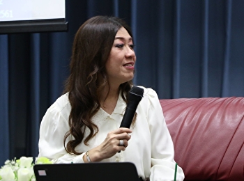 January 27th, 2018 honored by tutor Ping
Chareounsiriwat (Da’vance) lectured in
General Education class in topic of
“Thai language is (not) valueless”