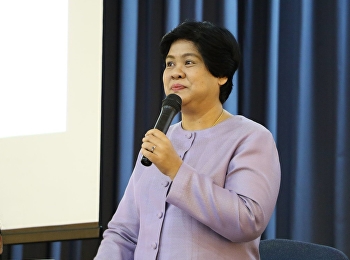 วันที่ 2 กุมภาพันธ์ 2561
ได้รับเกียรติจาก ผศ.บัวผัน สุพรรณยศ
บรรยายรายวิชาศึกษาทั่วไป หัวข้อ “
ศิลปะการใช้ภาษาไทยในบทเพลงพื้นบ้าน ”