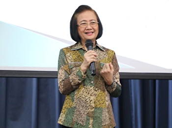 วันที่ 22 มีนาคม 2561 ได้รับเกียรติจาก
รองศาสตราจารย์ จุไรรัตน์ ลักษณะศิริ
บรรยายรายวิชาศึกษาทั่วไป หัวข้อ “
การเขียนหนังสือราชการ ”