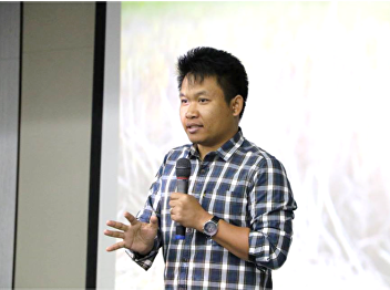 Mr. Montree Udomphong lectured in
General Education class in topic of
“Transportation and Travel in Laos PDR”