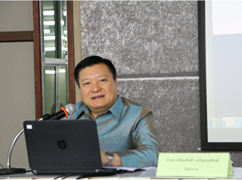 Professor Kreangsak Chareonwongsak
lectured in General Education class in
topic of “Life in 21th century”