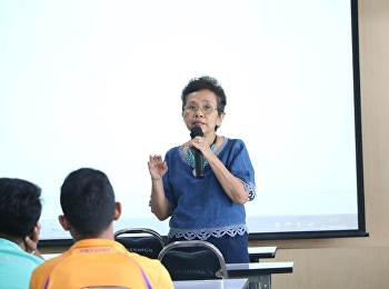 วันที่ 1 มิถุนายน 2561 ได้รับเกียรติจาก
อาจารย์ชมัยภร บางคมบาง
บรรยายรายวิชาศึกษาทั่วไป หัวข้อ
“พลังแห่งการอ่านเพื่อการเขียนงานอย่างสร้างสรรรค์
มุมมองจากศิลปินแห่งชาติ”