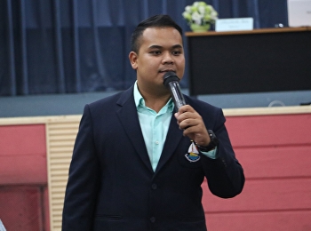 วันที่ 11 มิถุนายน 2561 ได้รับเกียรติจาก
ว่าที่ร้อยตรี ธงชัย เชื้อนิล
บรรยายรายวิชาศึกษาทั่วไป หัวข้อ
“ไวยากรณ์เพื่อการสื่อสาร”