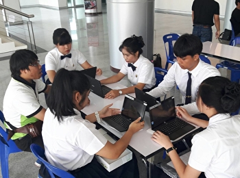 บรรยากาศ รับเครื่องคอมพิวเตอร์ชนิดพกพา (
Tablet )