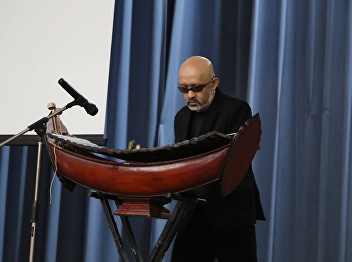 GE honored by Mr. Narong Tosanga (Khun
Inn) lectured in General Education class
in topic of “Thai Contemporary Music”