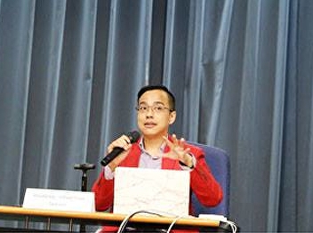 Office of General Education and
Electronic Learning Innovation General
lecture course By being honored by Khun
Suvicha Klinsuwan (Pi Te).