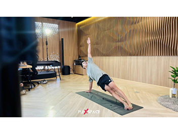 Behind-the-scenes shots of Yoga course
Yoga (GEZ0306)